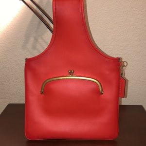 Coach CASHIN CARRY SLING BAG 2022 Fall Runway Limited Edition B4 Red Orange